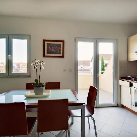 Zizic Apartment *