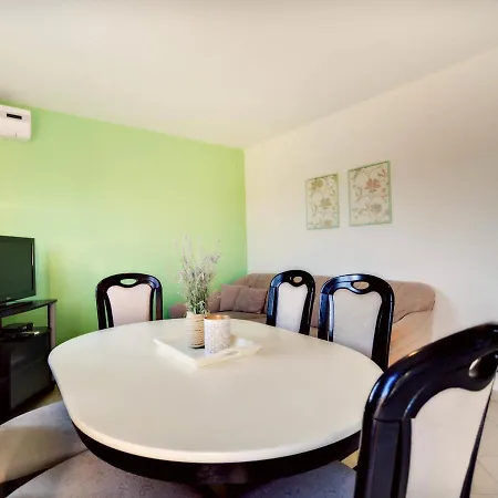 Zizic Apartment *